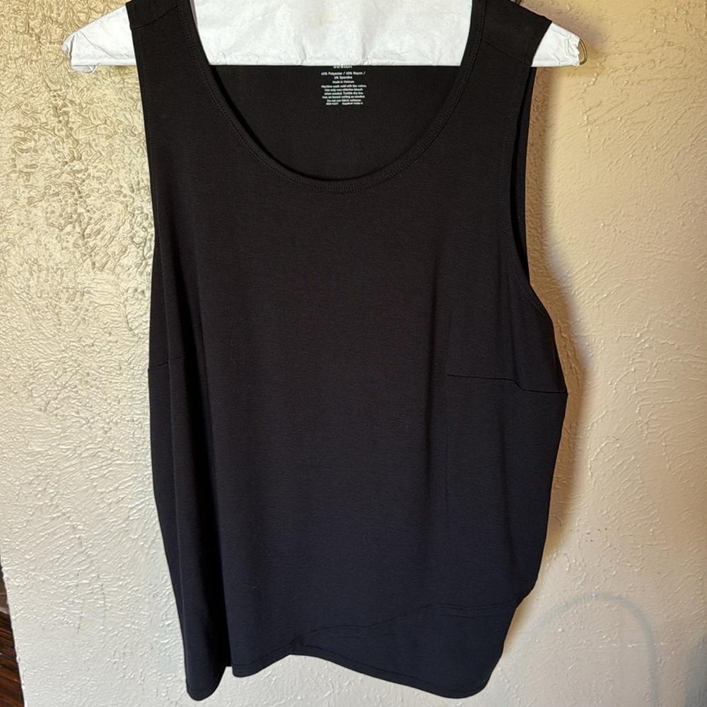 Black asymmetric on corner size 1X NWT